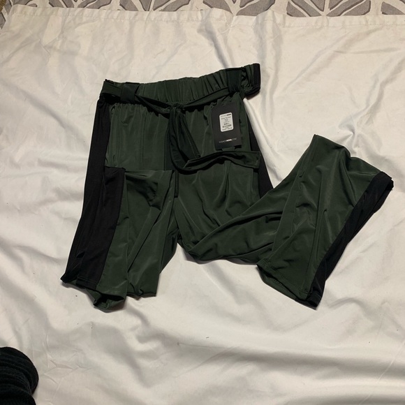New Fashion Nova jogger pants - Picture 2 of 3
